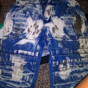 Boys size 14.to.16 like new. 1st photo of shorts n